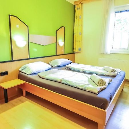 Private Double Bed Room With Bathroom Vienna Esterno foto