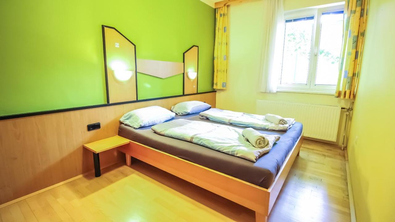 Private Double Bed Room With Bathroom Vienna Esterno foto