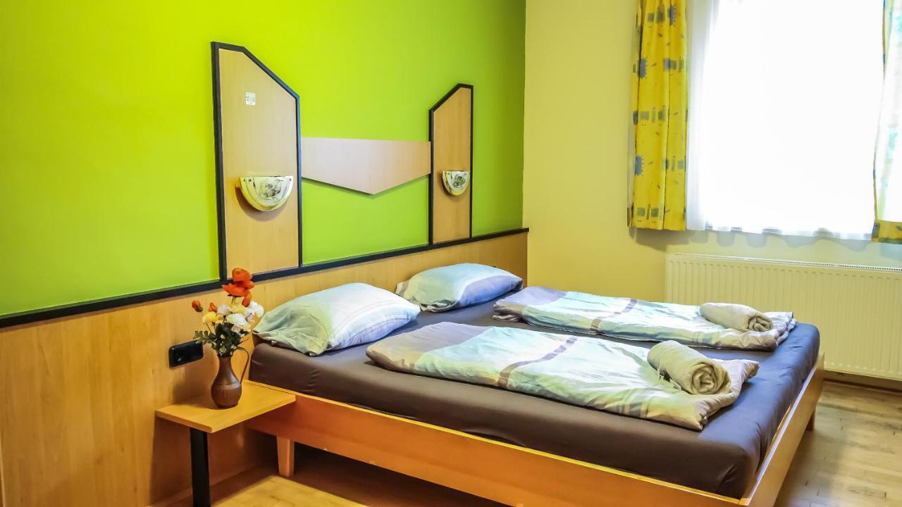 Private Double Bed Room With Bathroom Vienna Esterno foto
