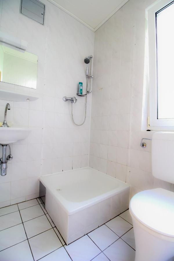 Private Double Bed Room With Bathroom Vienna Esterno foto